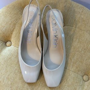 Calvin Klein 3” heels women’s patent leather cream/ nude size 10M square toe